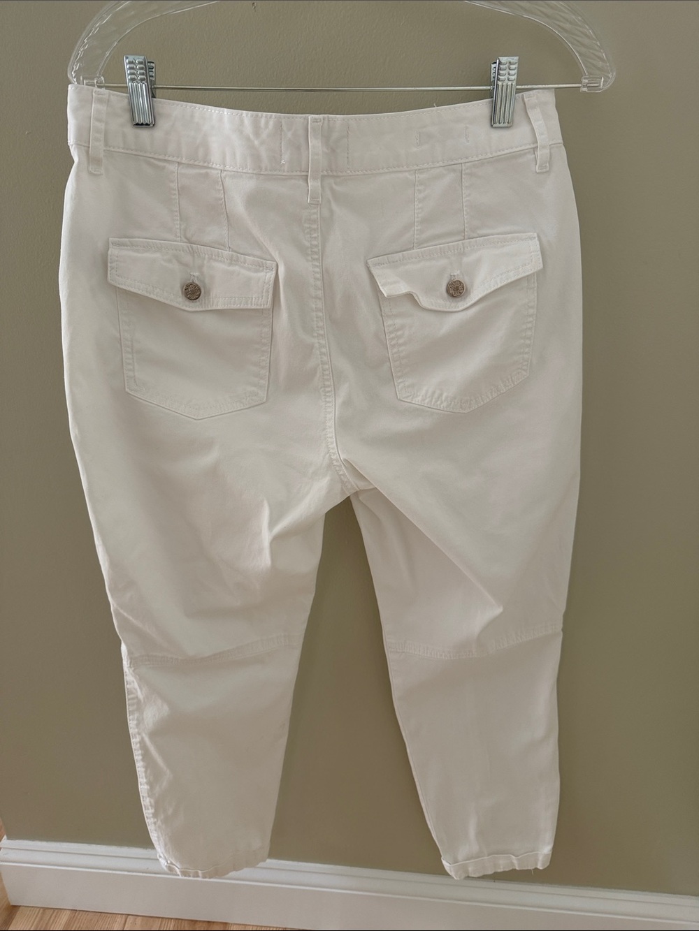 WHBM - White high rise,slim ankle Pret-A- Pet Pants - Picture 4 of 5